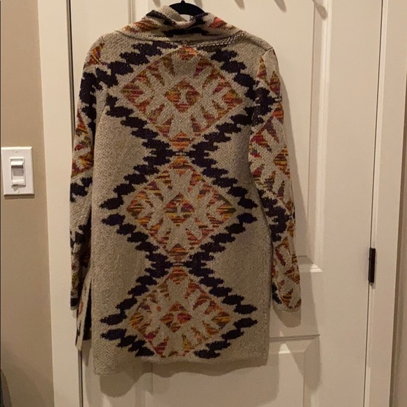Geometric Sweater - Picture 4 of 8